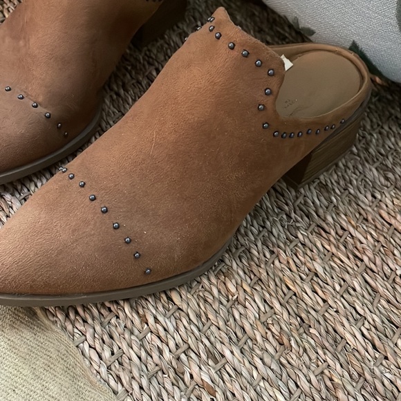 Universal Threads Studded Camel Brown Suede Leather pointed toe slides bootie - Picture 4 of 8
